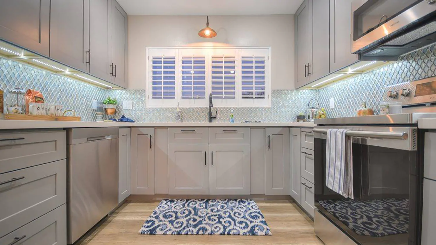 Castle Grey Shaker cabinet door kitchen design inspiration for South Florida remodeling