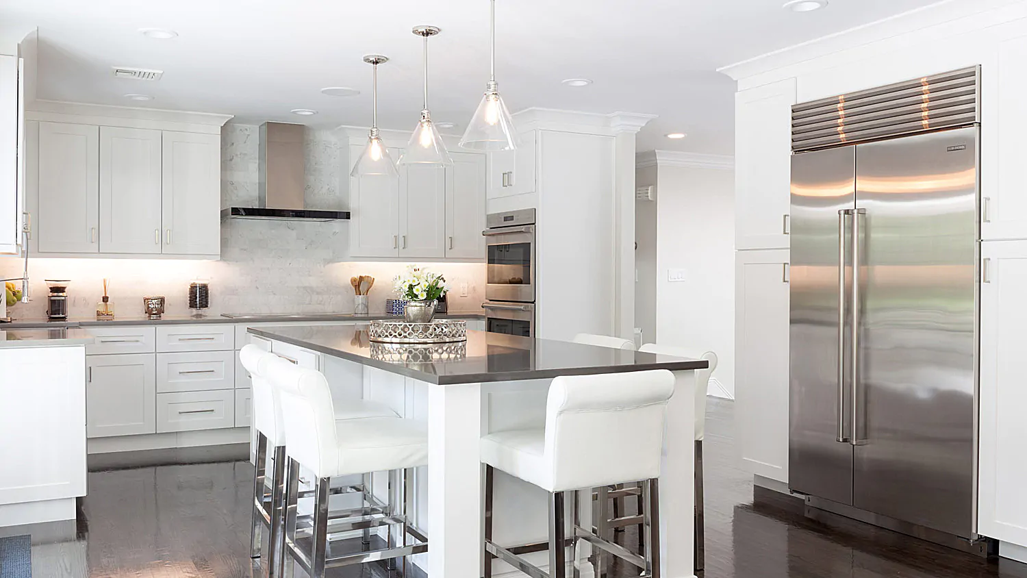 White Shaker cabinet door kitchen design inspiration for South Florida remodeling